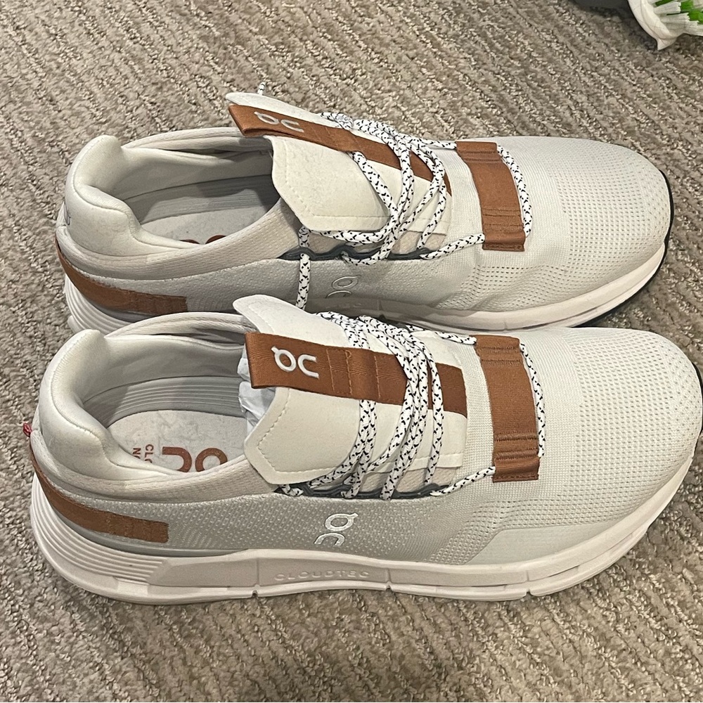 OnCloud running shoes never worn